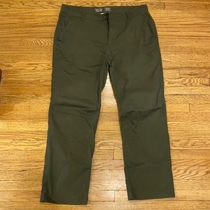 Men’s Mountain Hardware Hiking Pants